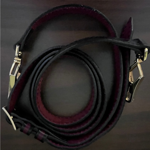 Authentic and rare Burberry purse with shoulder strap. - Picture 4 of 4